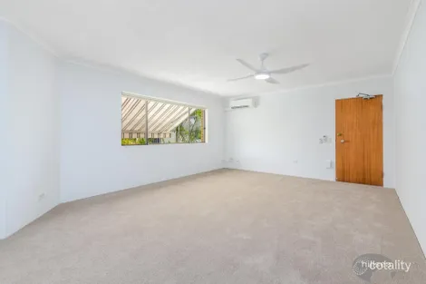 Property photo of 2/8 Oleander Avenue Biggera Waters QLD 4216