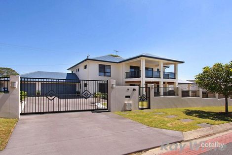 Property photo of 19 Cerbaia Close Bridgeman Downs QLD 4035