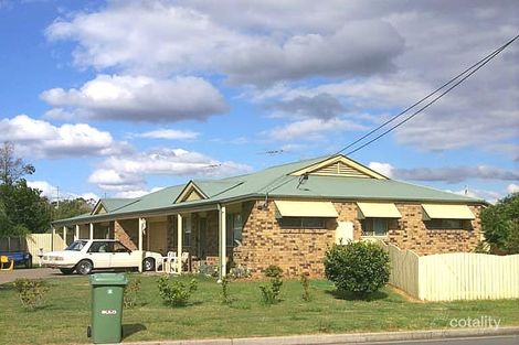 32 Cambridge St, Silkstone, QLD 4304