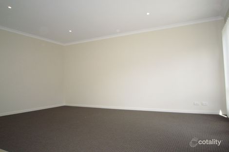 Property photo of 39 Cockatiel Circuit Craigieburn VIC 3064