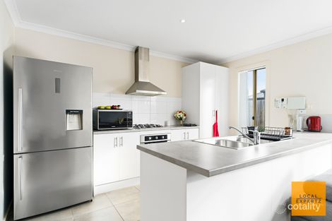 Property photo of 5 Daniel Drive Melton South VIC 3338