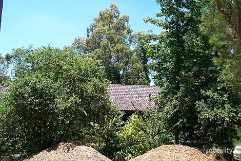 27 Wheelwright Rd, Lesmurdie, WA 6076