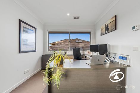 Property photo of 3 Graziers Crescent Clyde North VIC 3978