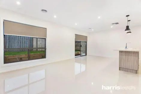 Property photo of 3 Chardia Court Brookfield VIC 3338