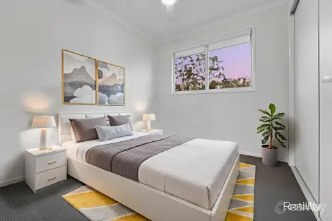 Property photo of 28 Cooper Way Spring Mountain QLD 4300