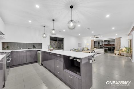 Property photo of 25 Tamborine Avenue Point Cook VIC 3030