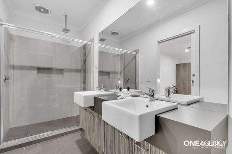 Property photo of 25 Tamborine Avenue Point Cook VIC 3030