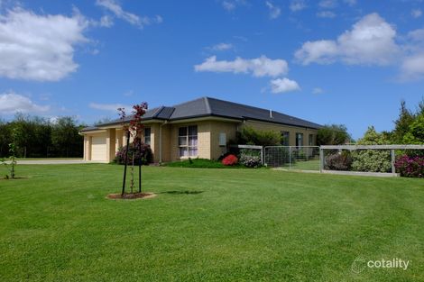 9 Howitt Ave, Eastwood, VIC 3875