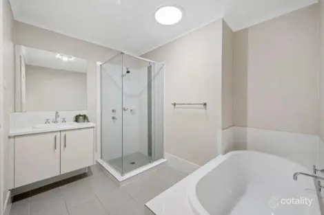 Property photo of 30 Elimatta Avenue Jordan Springs NSW 2747