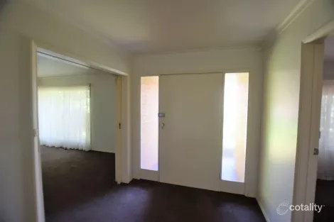 Property photo of 71 Mickle Crescent Warrnambool VIC 3280