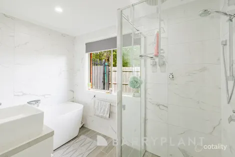 Property photo of 13 McIvor Court Melton West VIC 3337