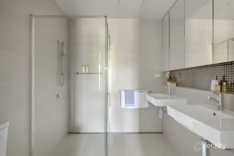 Property photo of 2/32 Bay Street Brighton VIC 3186