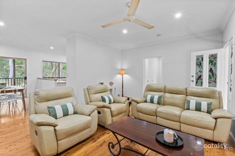 Property photo of 1 Kulmaren Grove Karana Downs QLD 4306