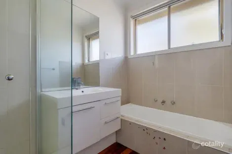 Property photo of 2/4 Thistle Court Meadow Heights VIC 3048