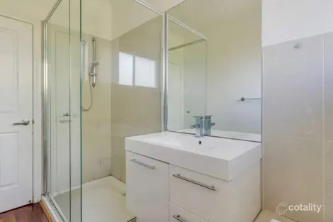 Property photo of 2/4 Thistle Court Meadow Heights VIC 3048