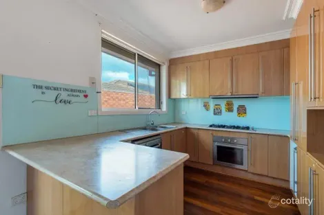 Property photo of 2/4 Thistle Court Meadow Heights VIC 3048
