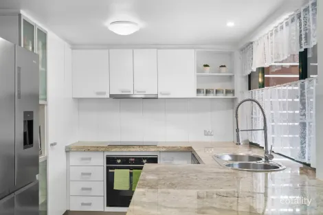 Property photo of 11/156 Greenacre Drive Arundel QLD 4214