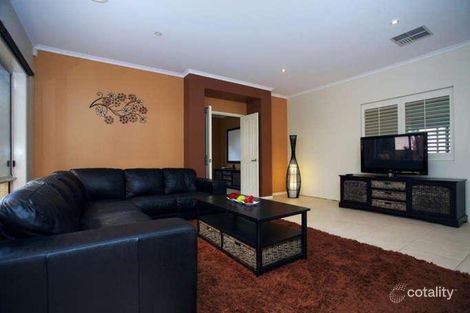 Property photo of 8 Harpenden Terrace Cranbourne VIC 3977