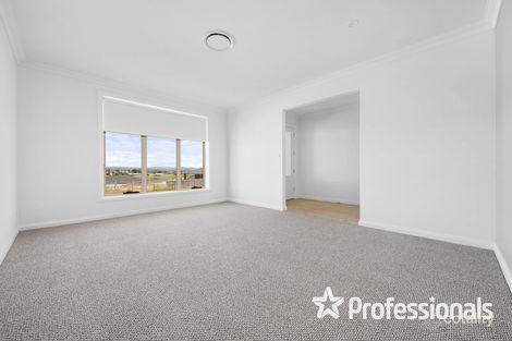 Property photo of 33 Newlands Crescent Kelso NSW 2795