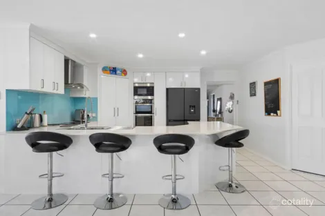 Property photo of 2 Audrey Avenue Helensvale QLD 4212
