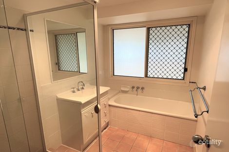 Property photo of 3 Deiter Court Edens Landing QLD 4207