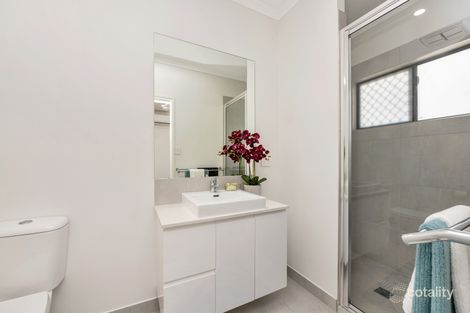 Property photo of 1 Orangeberry Circuit Mount Low QLD 4818