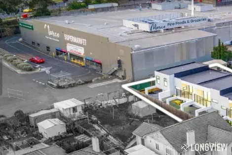 Property photo of 2/98 Summerhill Road Reservoir VIC 3073