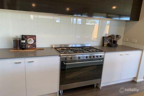 Property photo of 64 Greenview Circuit Arundel QLD 4214