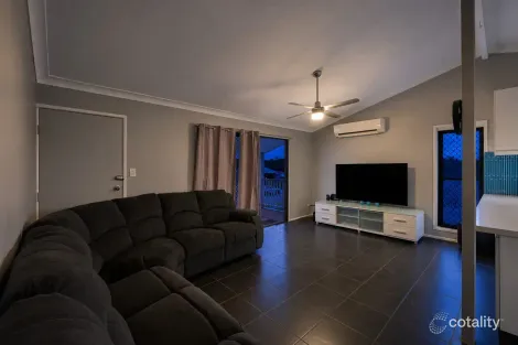 Property photo of 9 Pine Street Hillcrest QLD 4118
