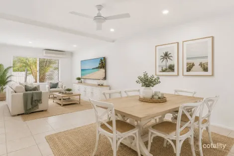 Property photo of 2/9 Ahern Street Labrador QLD 4215