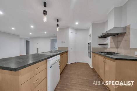 Property photo of 1 Michaelia Close Cranbourne West VIC 3977