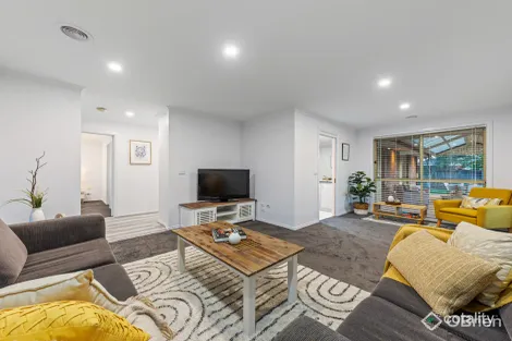 50 Chisholm Cres, Narre Warren South, VIC 3805