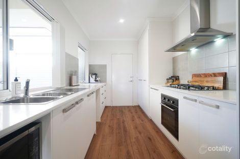 Property photo of 14 Kaleno Lane Caversham WA 6055
