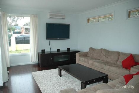 Property photo of 18 Mariner Drive Eleebana NSW 2282