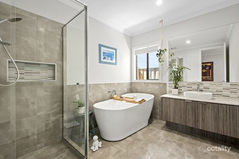 Property photo of 17 Limpet Circuit Point Lonsdale VIC 3225