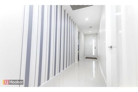 Property photo of 34 Admiration Drive Craigieburn VIC 3064