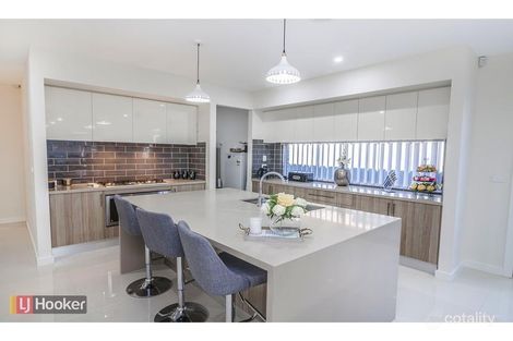 Property photo of 34 Admiration Drive Craigieburn VIC 3064
