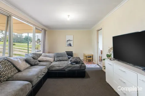 Property photo of 33 Hayes Crescent Mount Gambier SA 5290