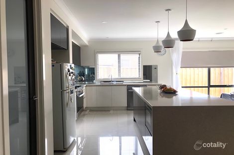 Property photo of 30 Motion Drive Mount Duneed VIC 3217