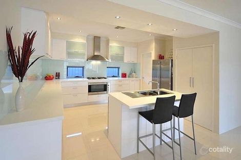 17 Dromedary Cres, Aveley, WA 6069