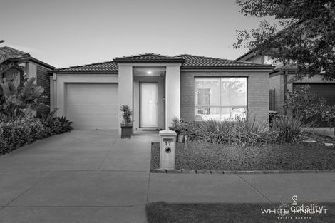 Property photo of 17 Forrester Grove Fraser Rise VIC 3336