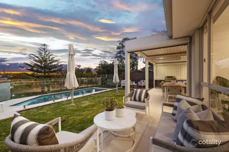 Property photo of 17 Mildred Avenue Manly Vale NSW 2093