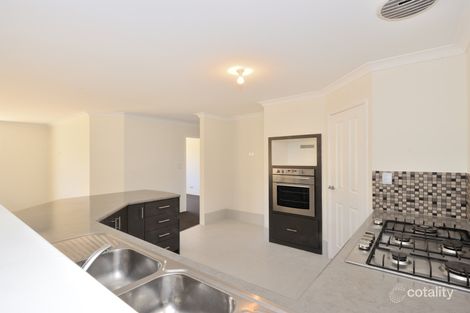 Property photo of 38 Batavia Quays South Yunderup WA 6208