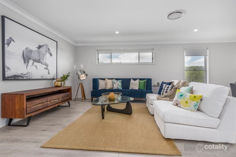 Property photo of 35 Floresta Crescent Cameron Park NSW 2285
