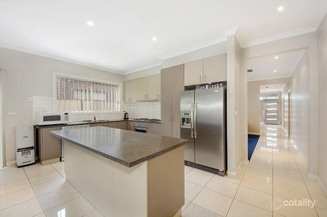 Property photo of 18 Cunningham Chase Burnside Heights VIC 3023