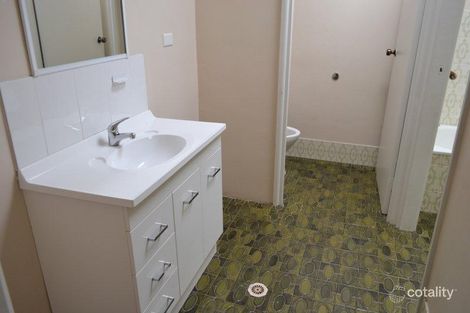 Property photo of 19 Parliament Road Macquarie Fields NSW 2564
