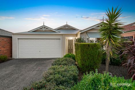 Property photo of 48 Lucerne Circuit Pakenham VIC 3810