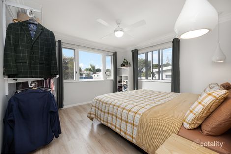 Property photo of 21 Redbank Road Redcliffe QLD 4020