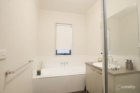Property photo of 8 Beekeeper Road Armstrong Creek VIC 3217