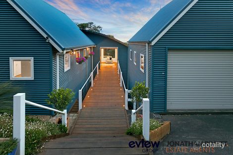 Property photo of 18-20 Eumeralla Grove Mount Eliza VIC 3930